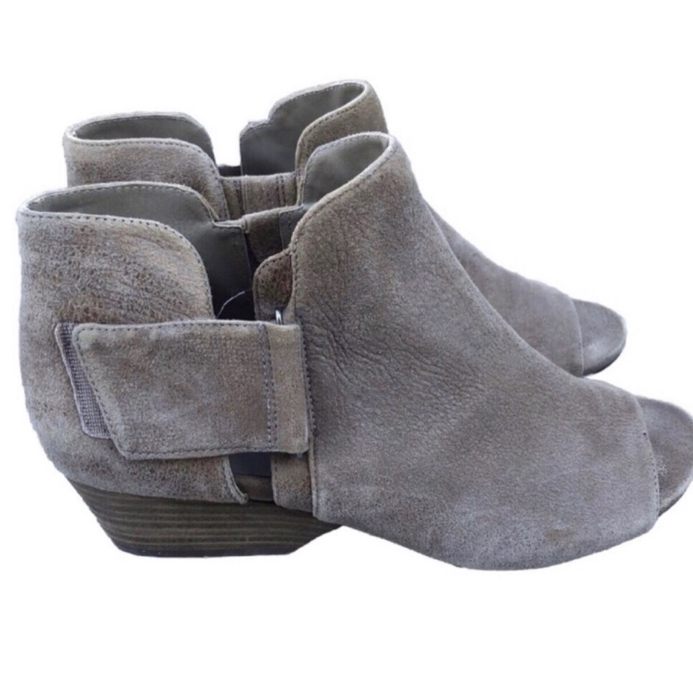 Naturalizer Gray Leather Peep Toe Booties. Size 8.
